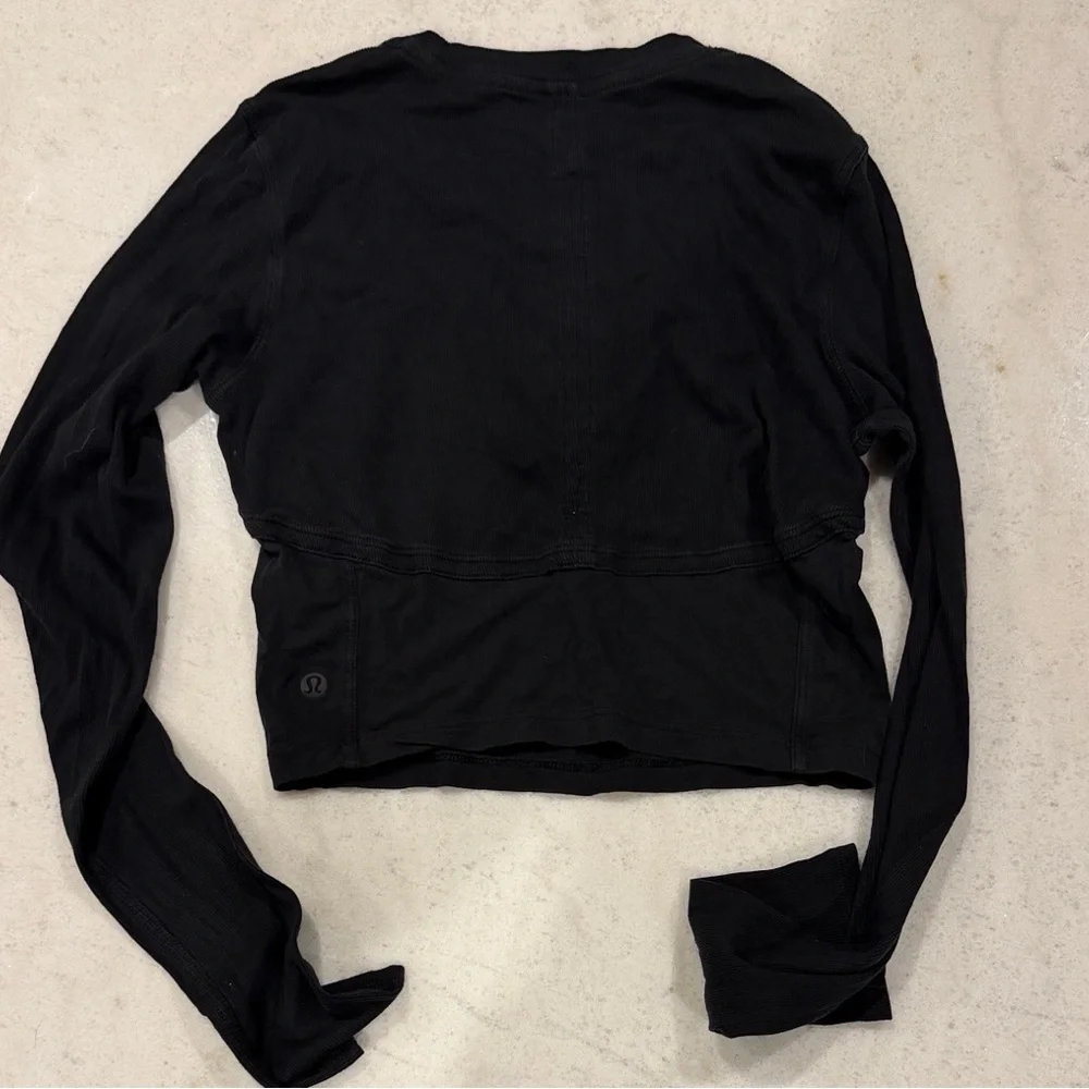 Lululemon Black Better Best Long Sleeve Crop Cropped Keyhole Cut Out - Picture 2 of 3